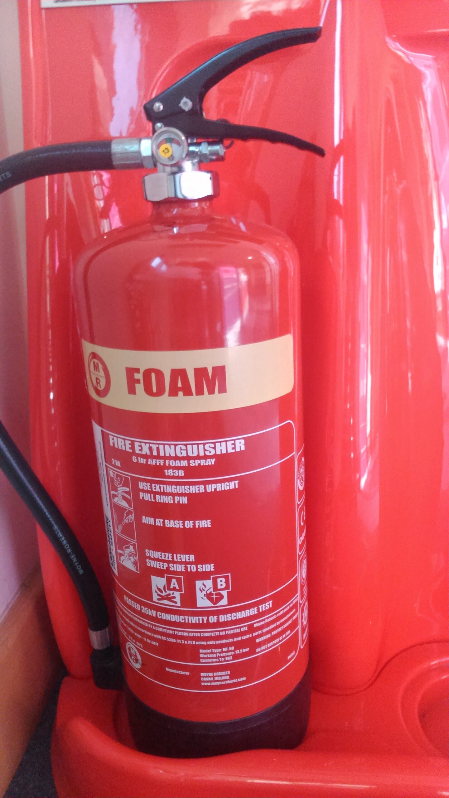 Checklist fire safety rumah untuk memeriksa listrik LPG APAR smoke detector dan jalur evakuasi